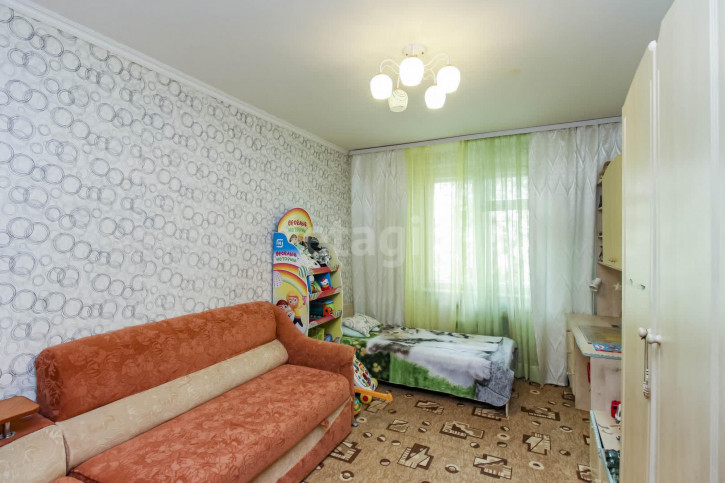 3-комн квартира Камчатская, 2