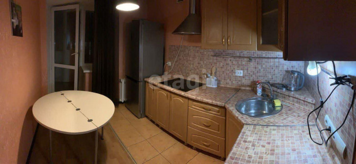 2-комн квартира Максима Горького, 10