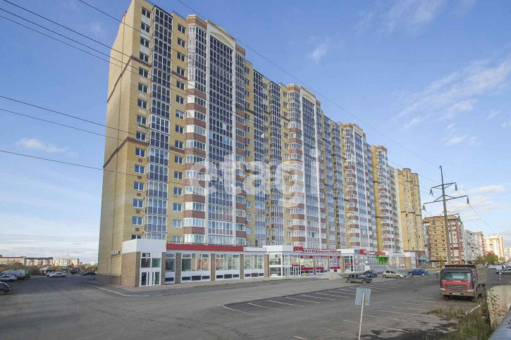 3-комн квартира Мельникайте, 138а