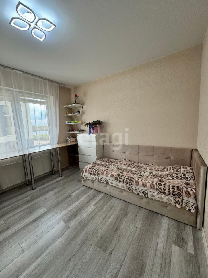 2-комн квартира Героев Сталинградской битвы, 7