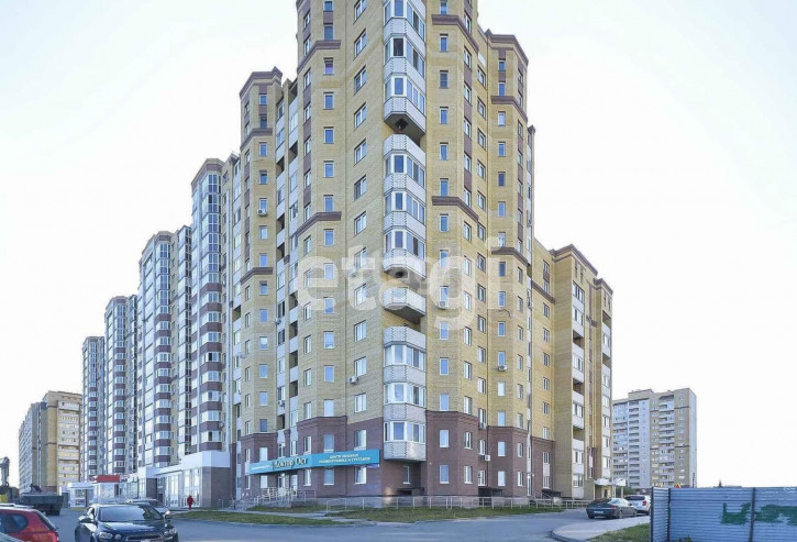 3-комн квартира Мельникайте, 138а