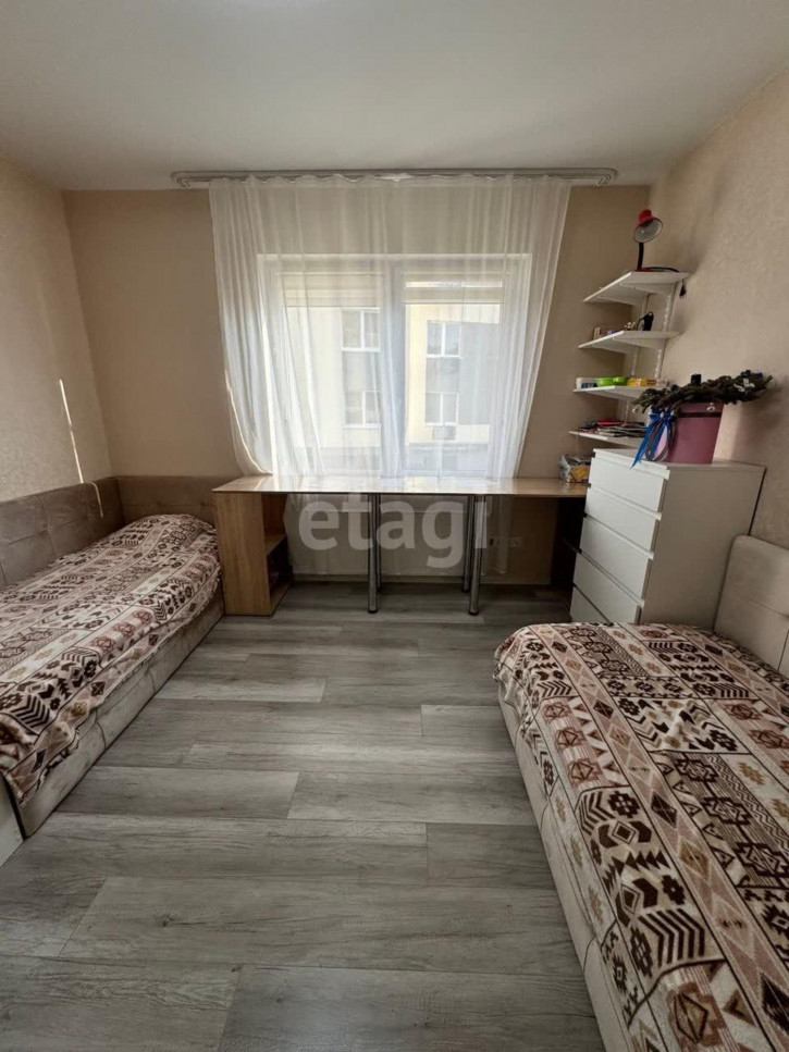 2-комн квартира Героев Сталинградской битвы, 7