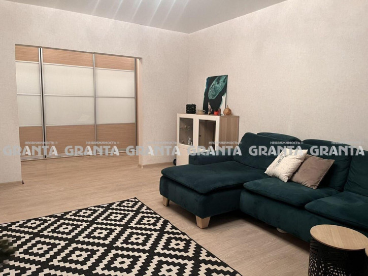 3-комн квартира ул Авиаторов, 68