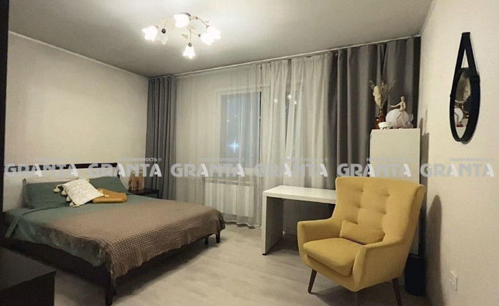 3-комн квартира ул Авиаторов, 68