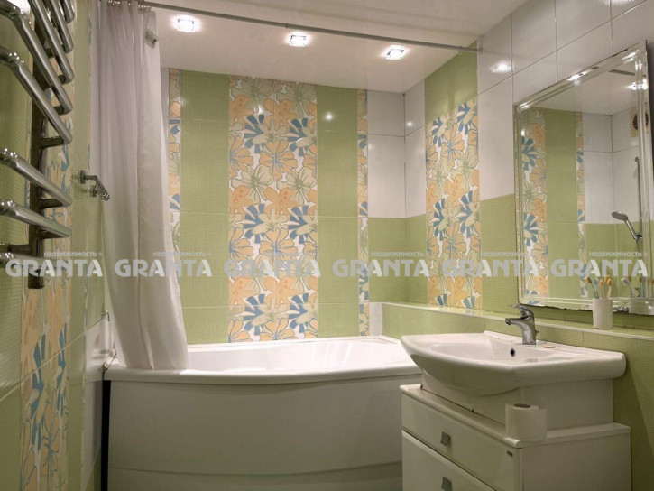 3-комн квартира ул Авиаторов, 68