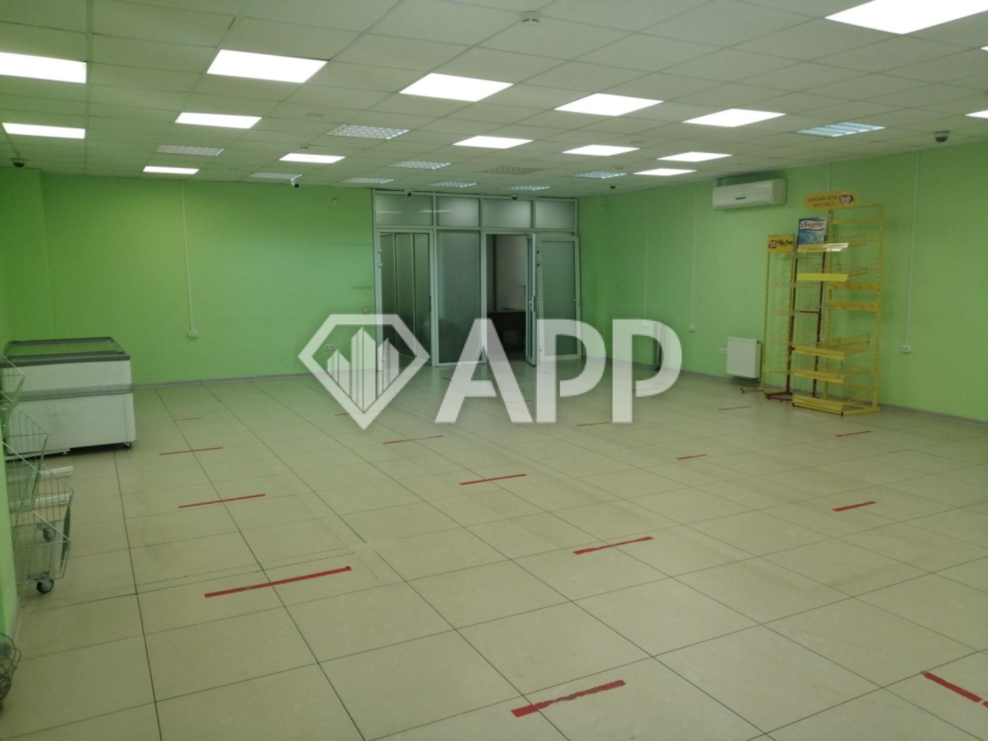 Купить торговое помещение за 20 000 000 рублей на ул Лейтенанта Шмидта, 39