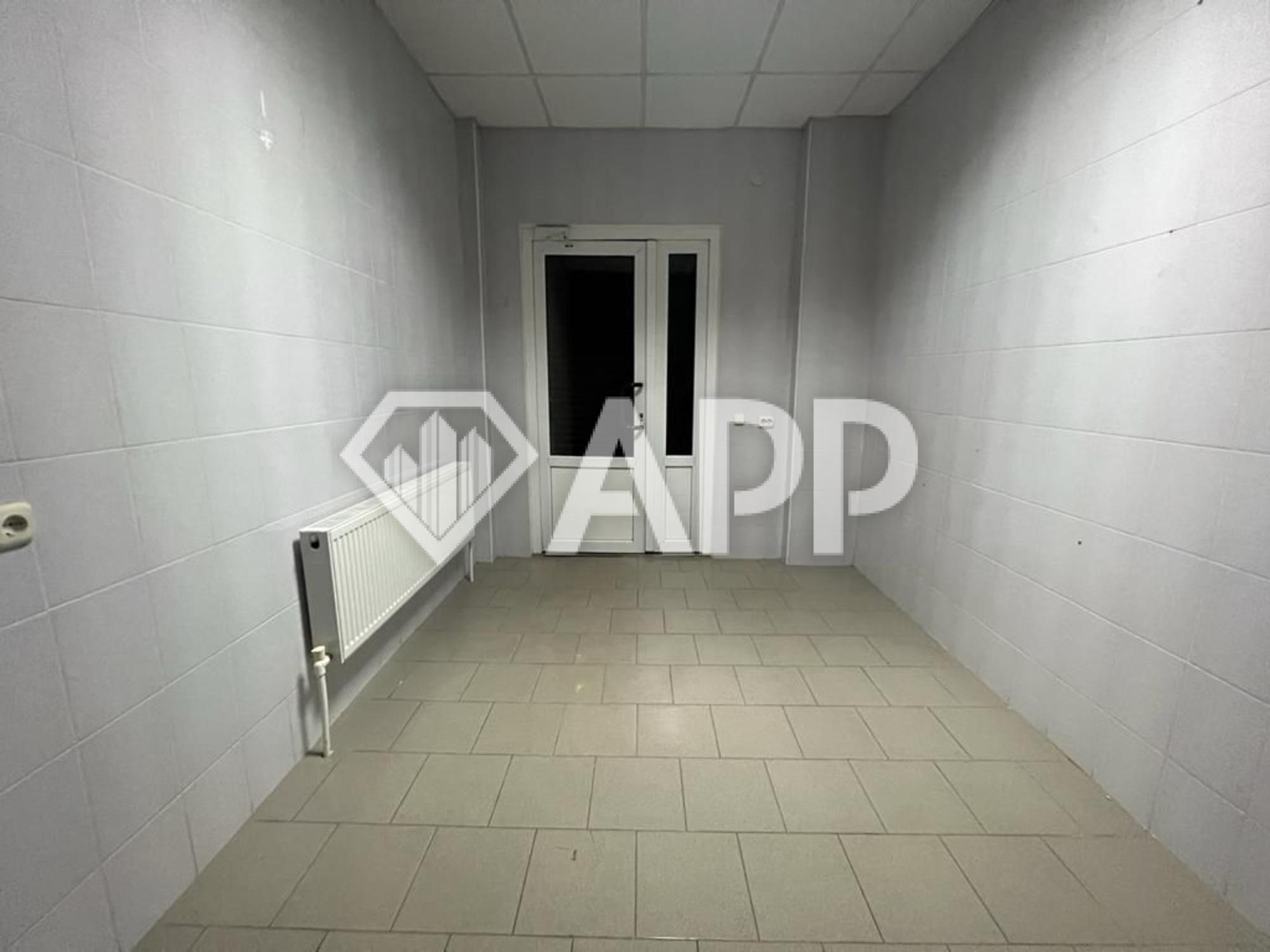 Сдать торговое помещение за 12 000 рублей на ул Тургенева, 181