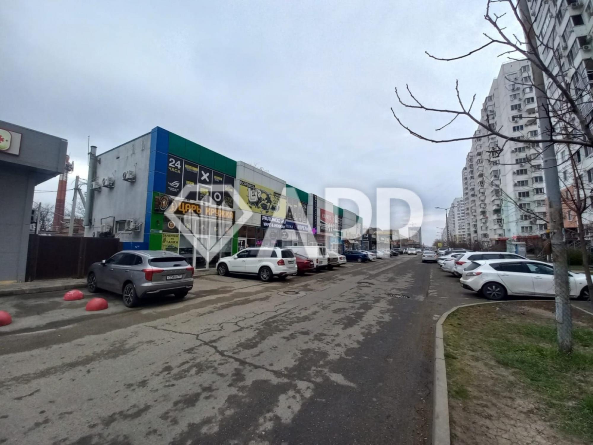 Купить торговое помещение за 146 000 000 рублей на ул им. Байбакова Н.К., 3/1