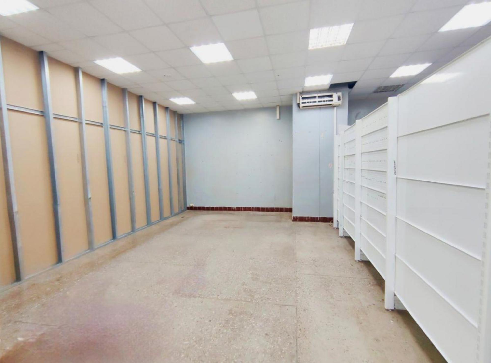 Сдать торговое помещение за 36 000 рублей на пр-кт Кирова, 210