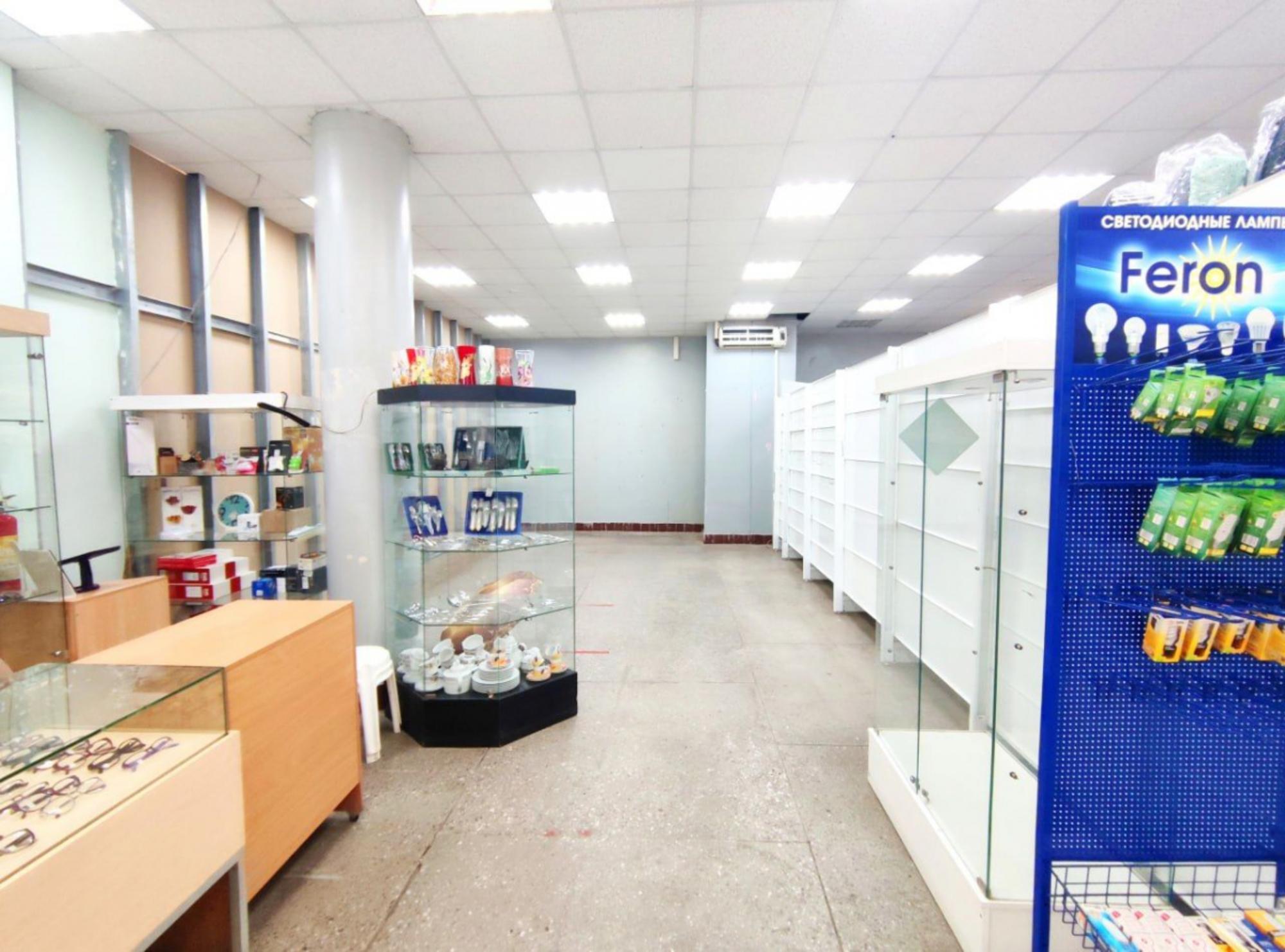 Сдать торговое помещение за 36 000 рублей на пр-кт Кирова, 210