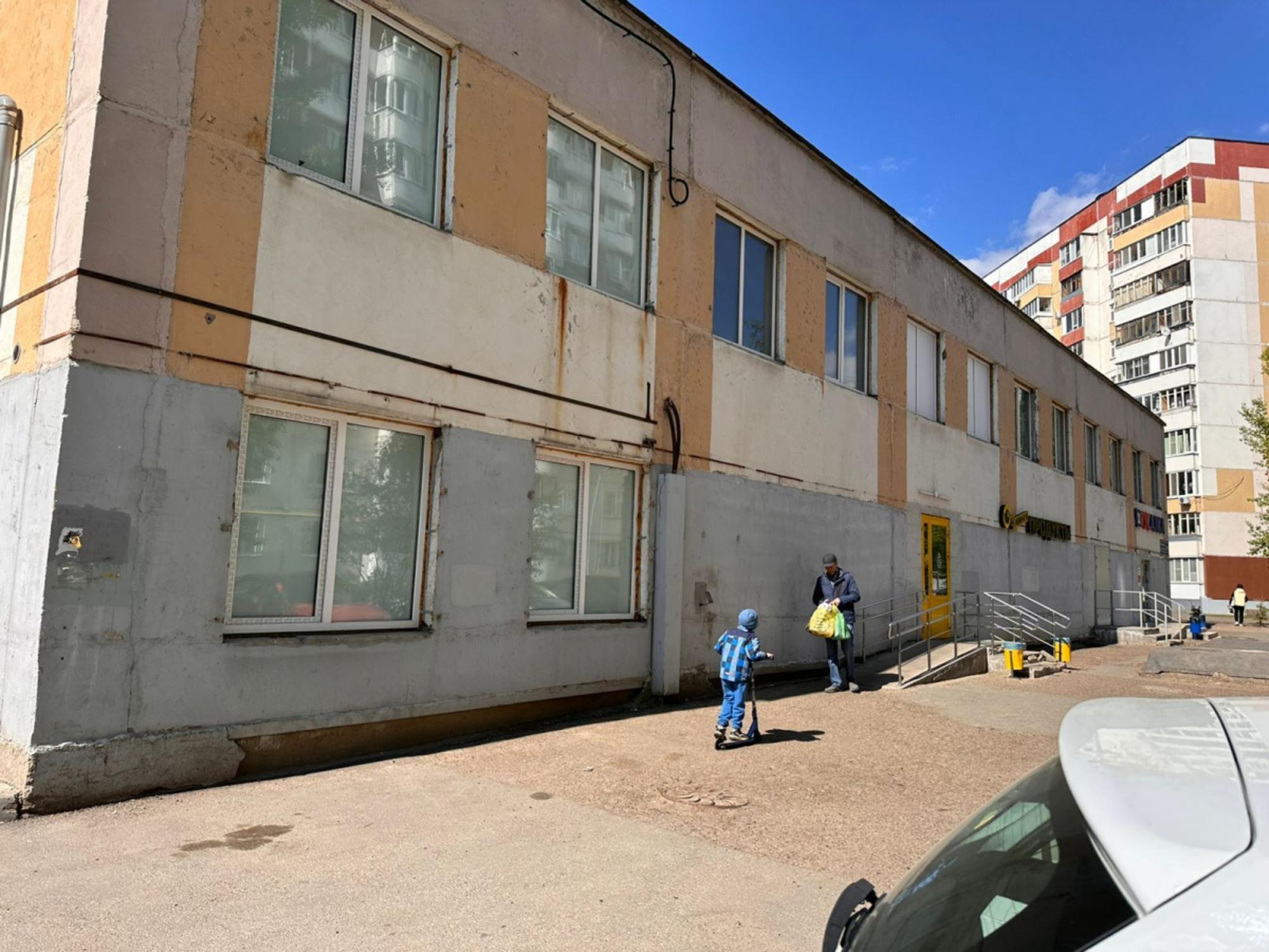 Купить торговое помещение за 60 000 000 рублей на ул Четаева, 62Б