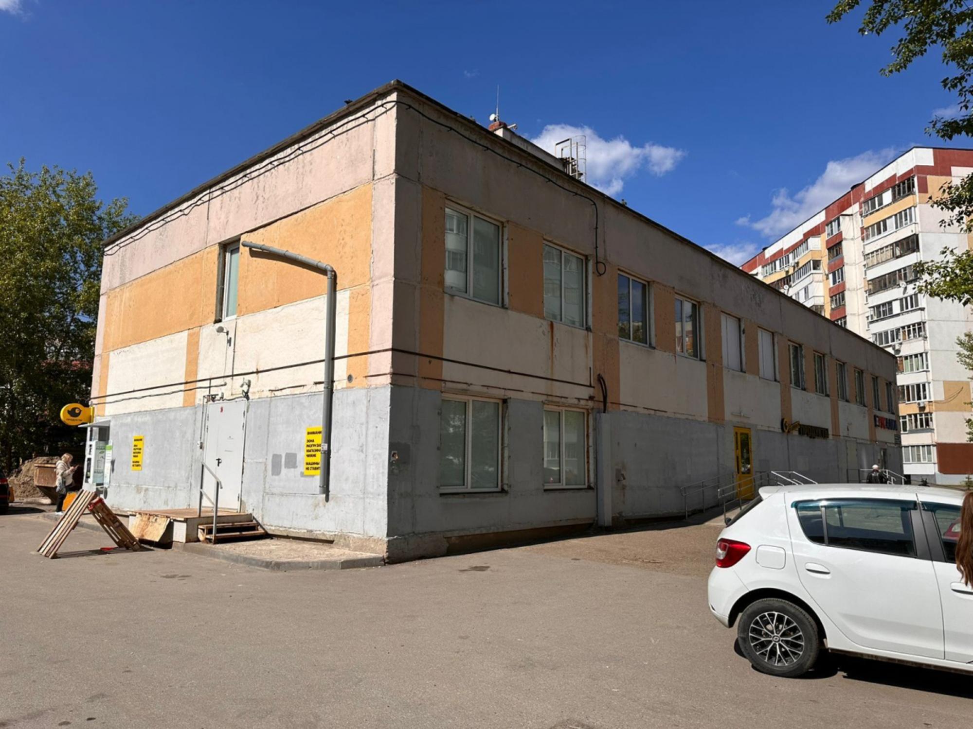 Купить торговое помещение за 60 000 000 рублей на ул Четаева, 62Б