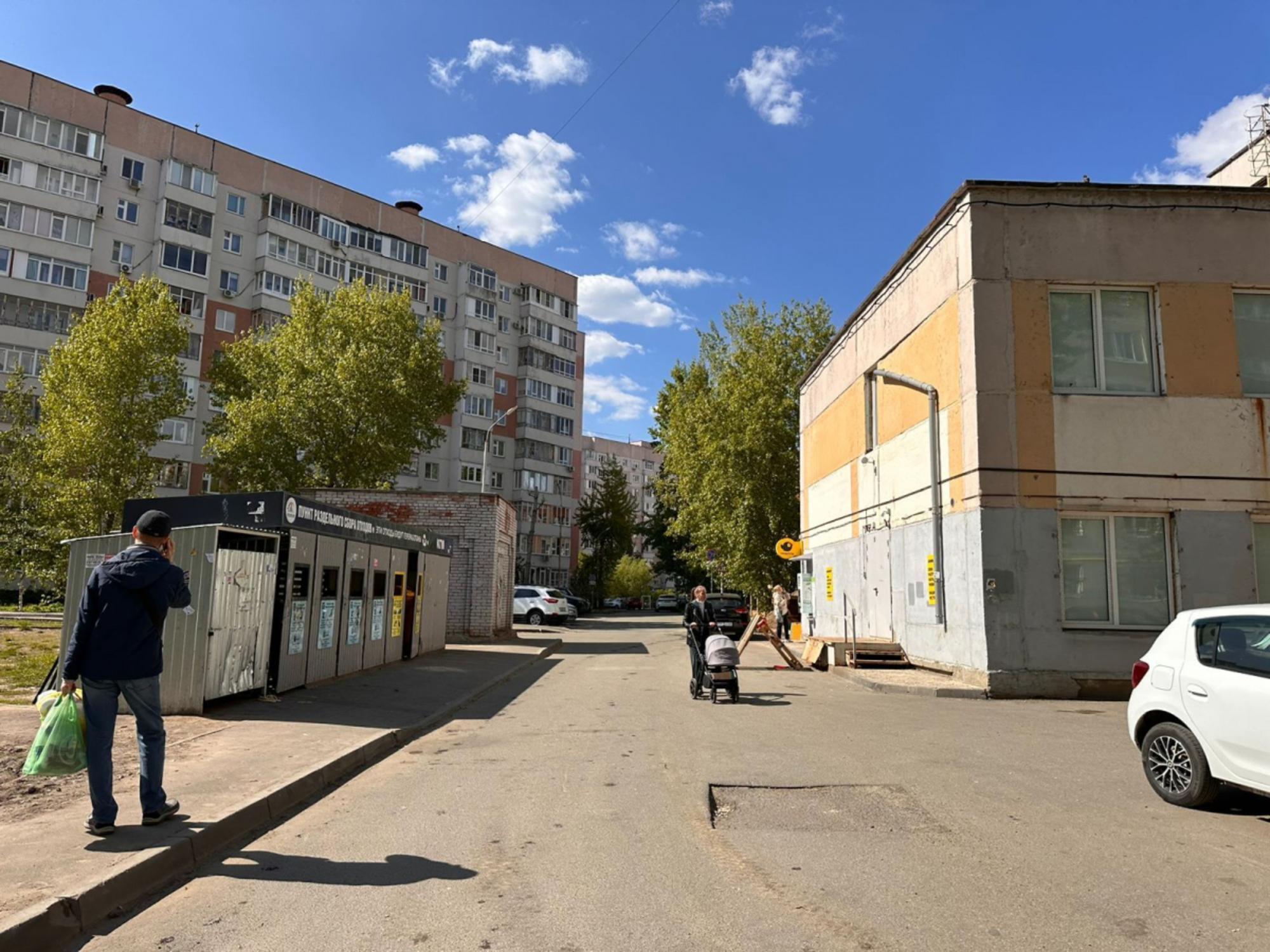 Купить торговое помещение за 60 000 000 рублей на ул Четаева, 62Б