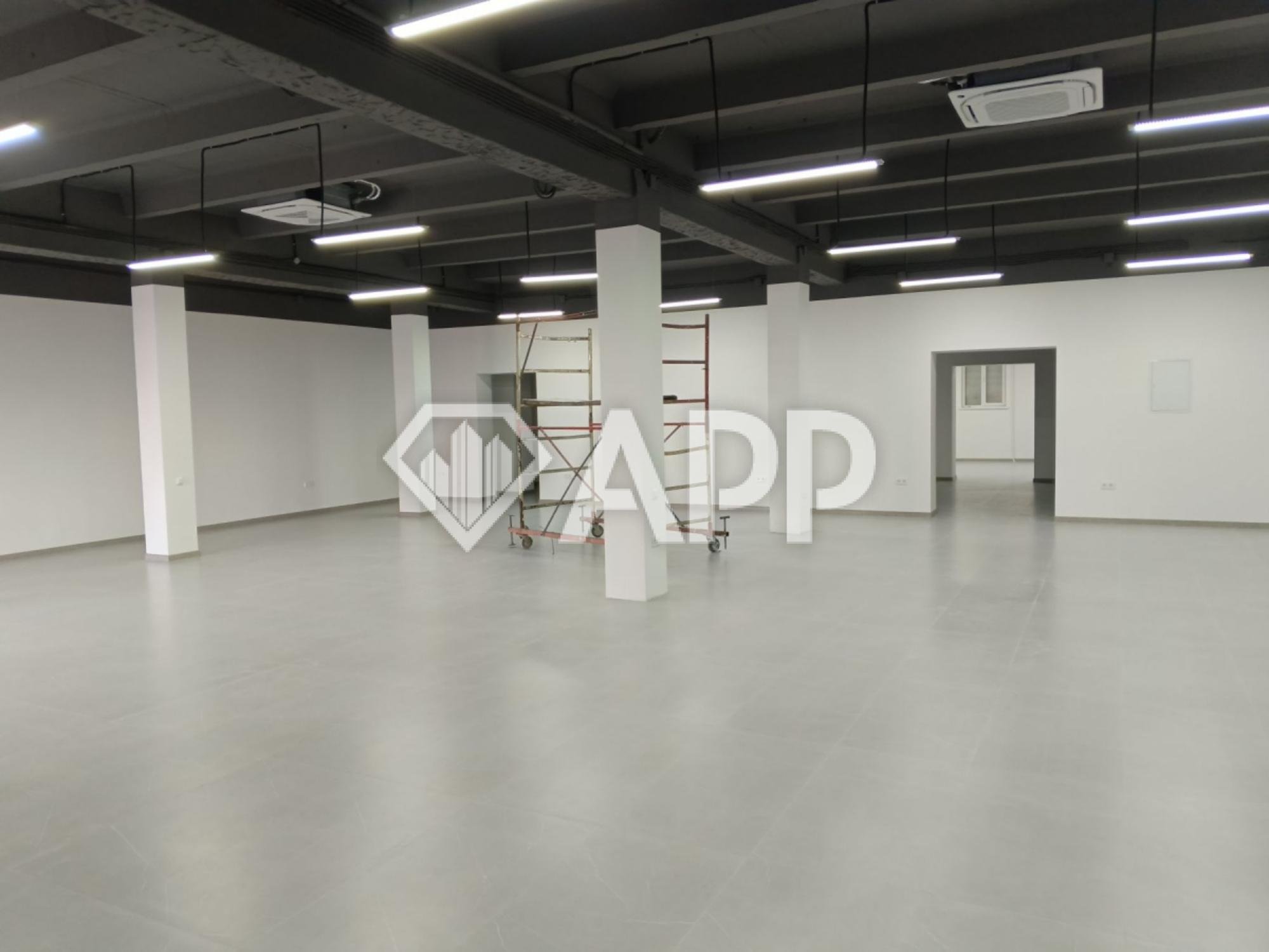 Сдать торговое помещение за 173 000 рублей на пр-кт Дзержинского, 185
