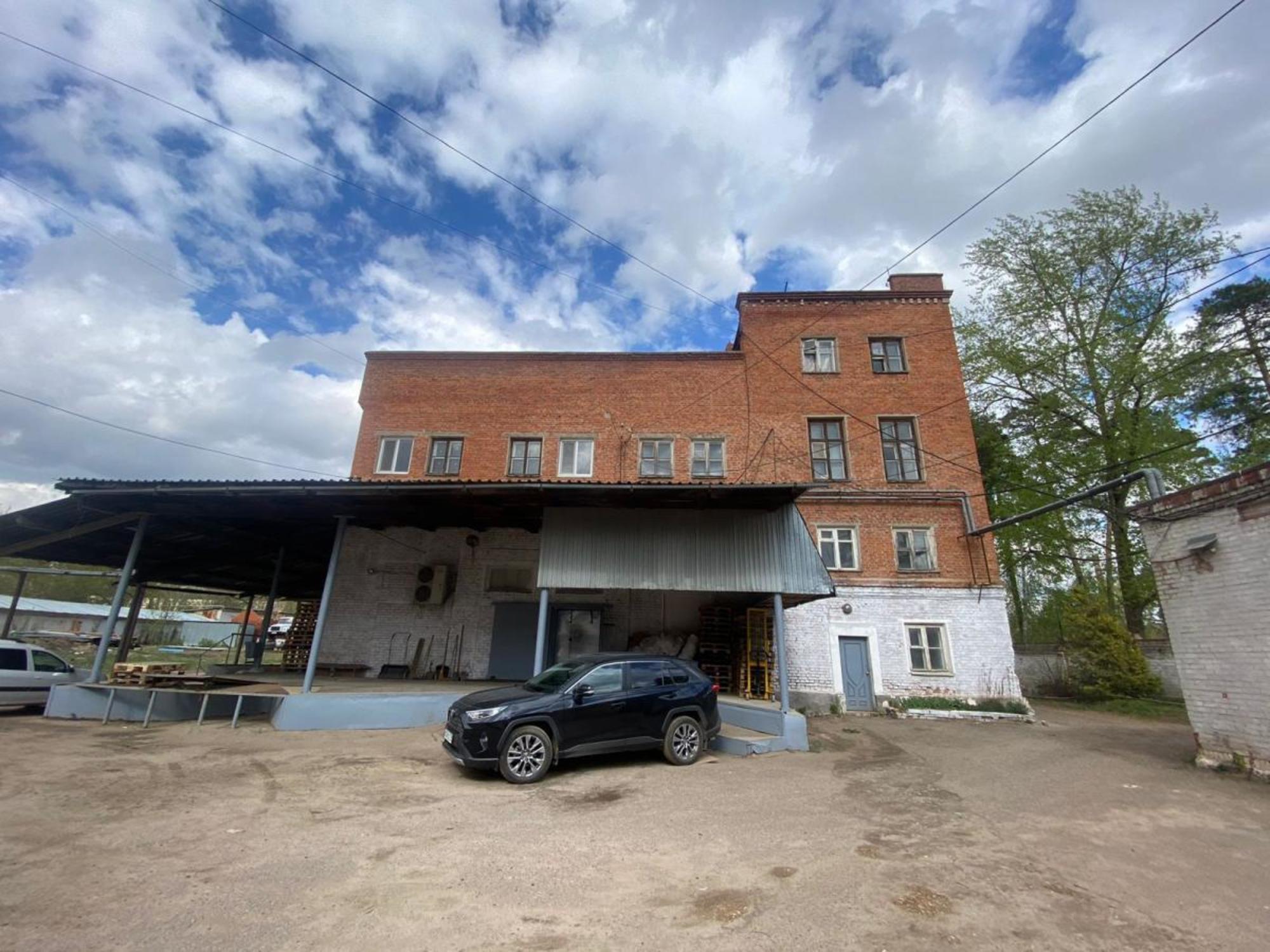 Сдать производственную площадь за 180 000 рублей на ул Липатова, 1