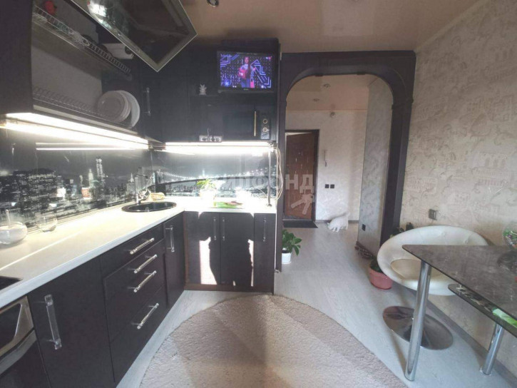 3-комн квартира 8 Марта улица, д.1а