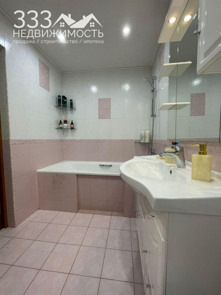 3-комн квартира Владикавказская ул, 71К3