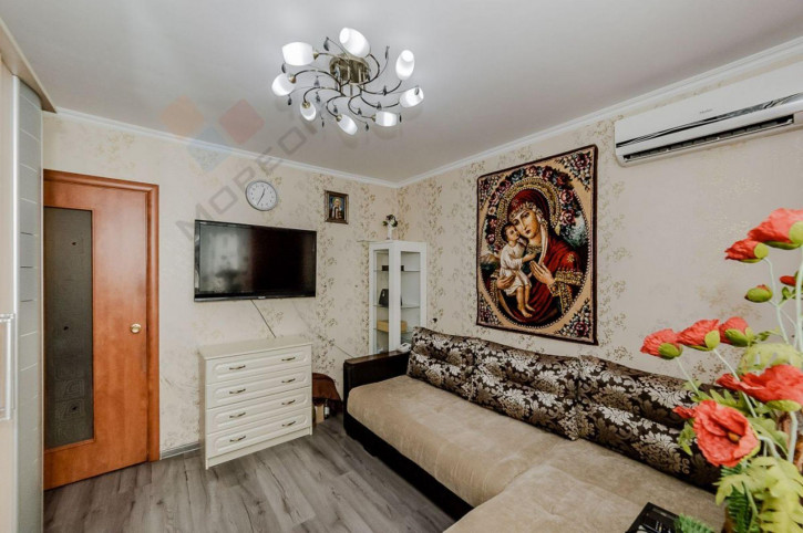 4-комн квартира 70-летия Октября ул, 34