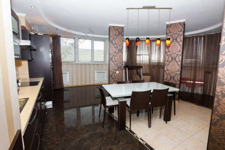 3-комн квартира Атарбекова ул, 5