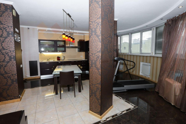 3-комн квартира Атарбекова ул, 5