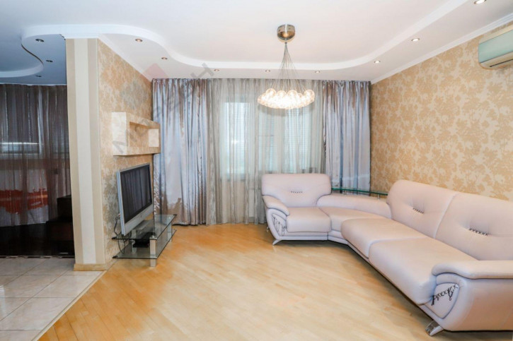 3-комн квартира Атарбекова ул, 5