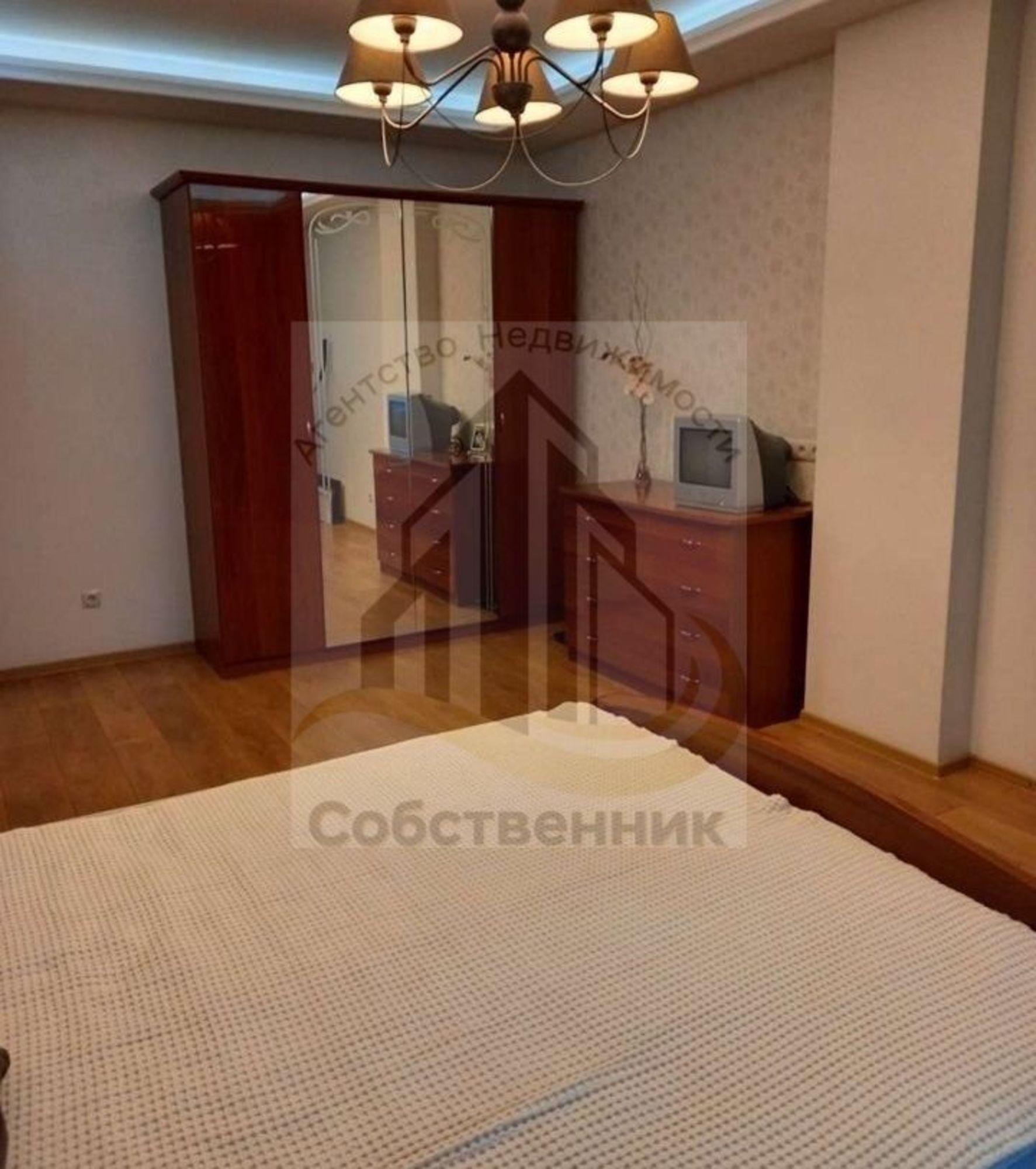 Сдать квартиру за 40 000 рублей на 40 лет Октября ул, 8