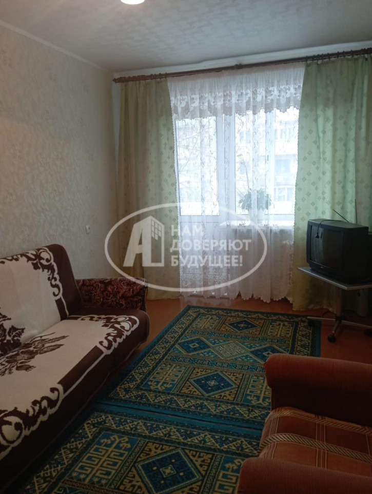 3-комн квартира Октябрьский проспект, 8