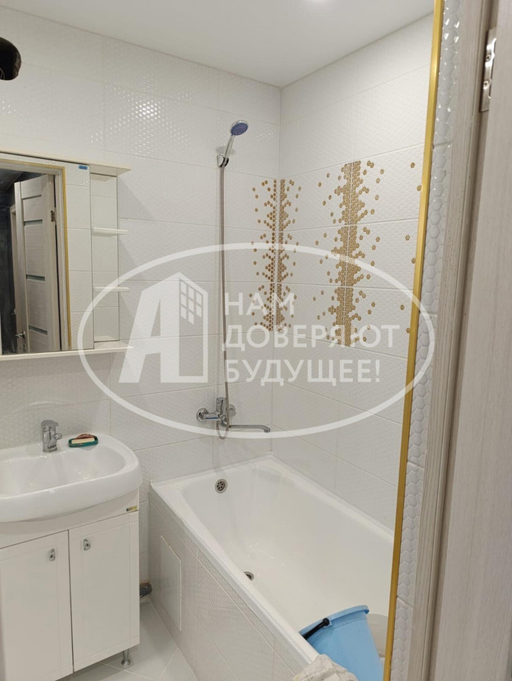 3-комн квартира улица Космонавтов, 11