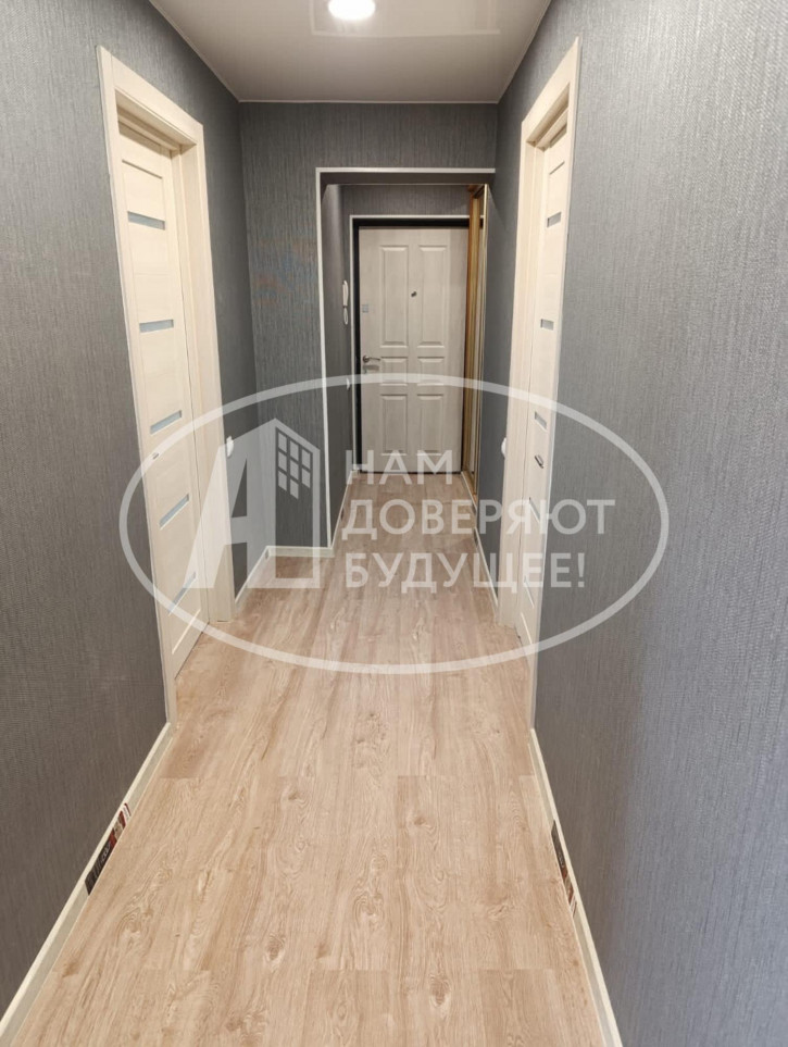 3-комн квартира улица Космонавтов, 11