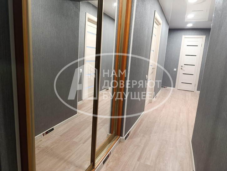 3-комн квартира улица Космонавтов, 11