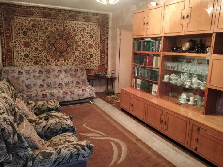 4-комн квартира Гусева б-р, 20