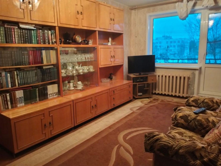 4-комн квартира Гусева б-р, 20