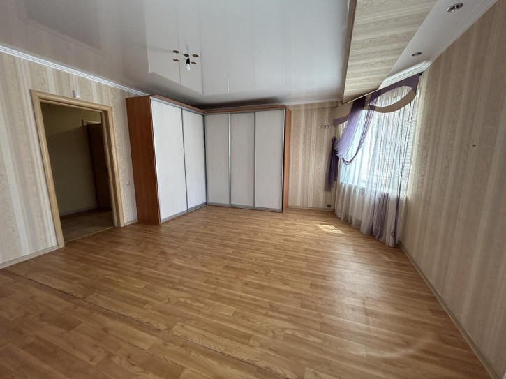 2-комн квартира улица Ленина, 223к3