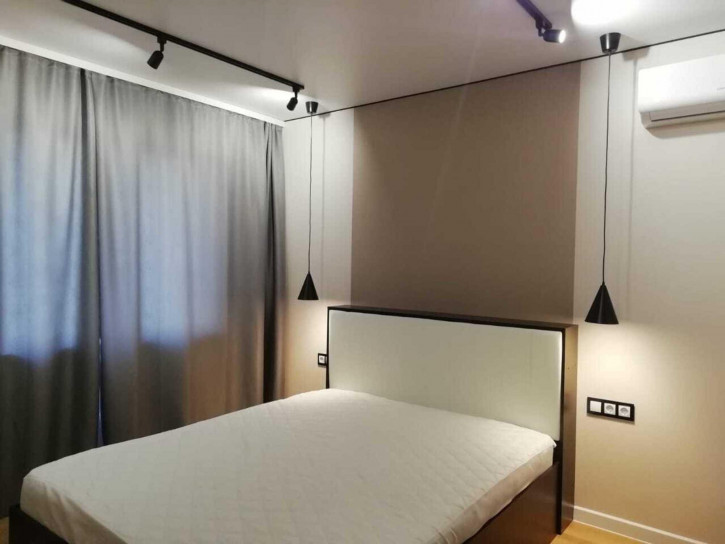 2-комн квартира улица Крылова, 13к1