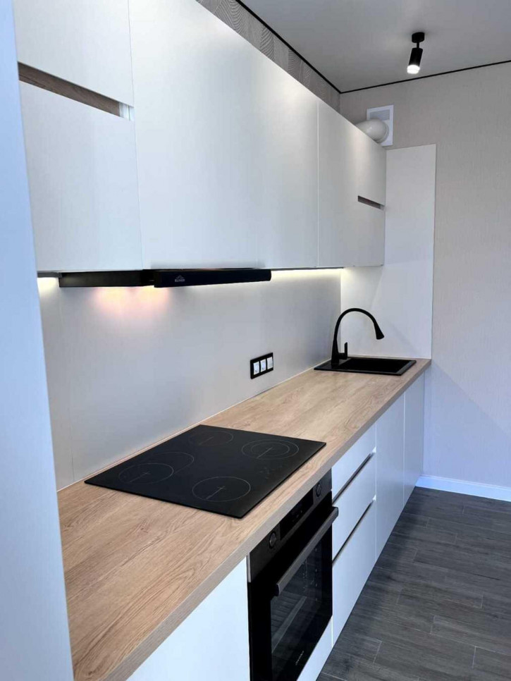 2-комн квартира улица Крылова, 13к3