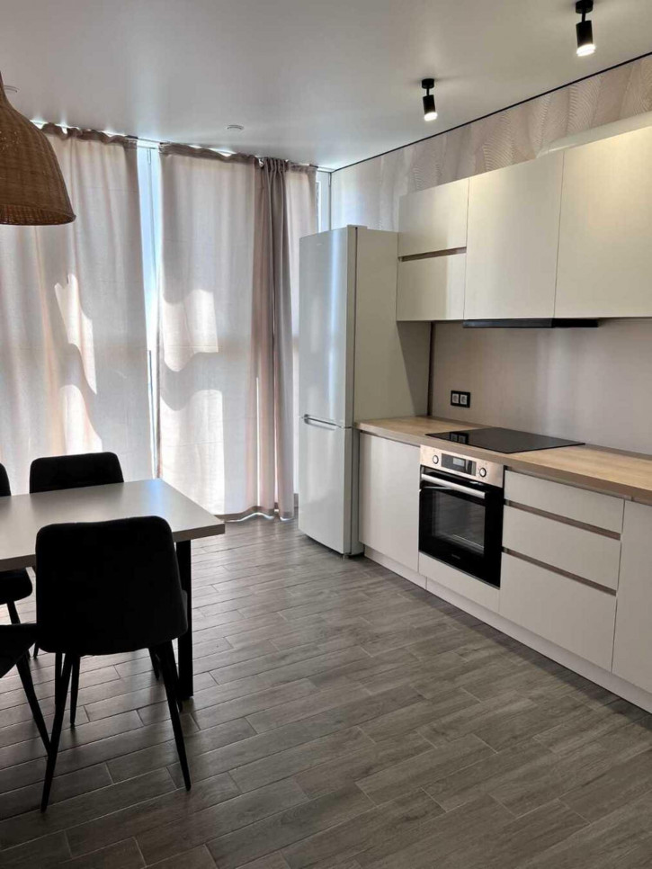 2-комн квартира улица Крылова, 13к3