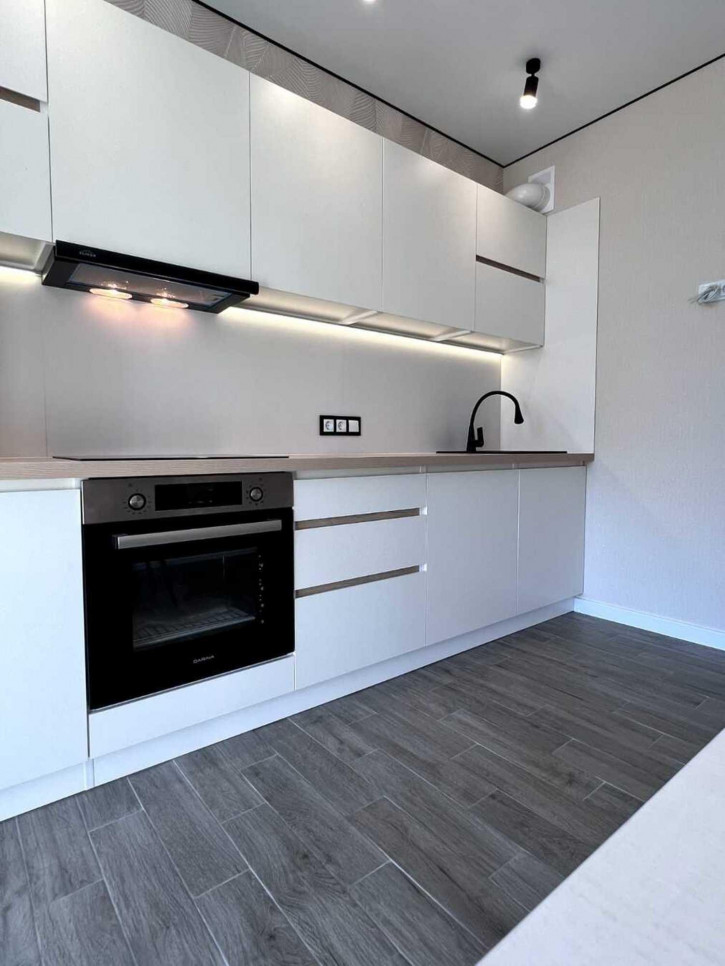 2-комн квартира улица Крылова, 13к3