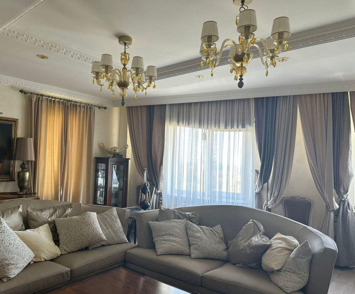 3-комн квартира улица Горького, 2Б