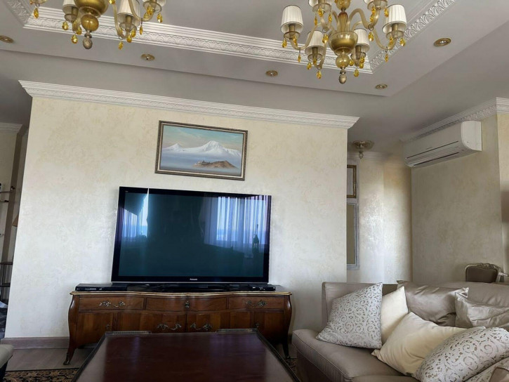 3-комн квартира улица Горького, 2Б