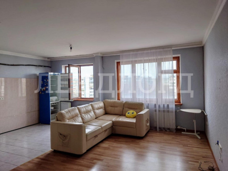 3-комн квартира проспект Королёва, 23А