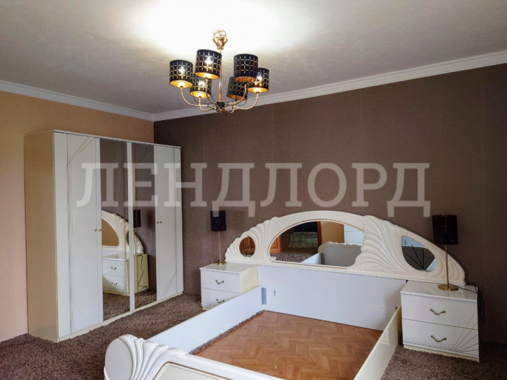 3-комн квартира проспект Королёва, 23А