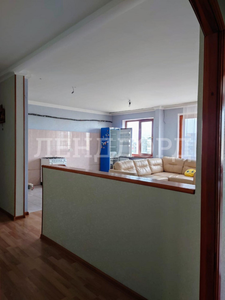 3-комн квартира проспект Королёва, 23А