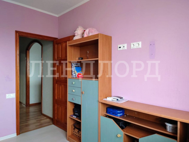 3-комн квартира проспект Королёва, 23А
