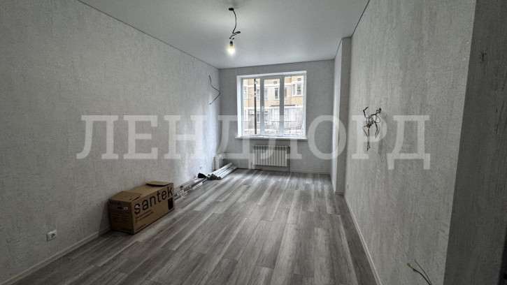 2-комн квартира бульвар Комарова, 1Ес4