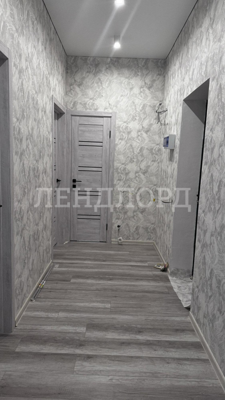 2-комн квартира бульвар Комарова, 1Ес4