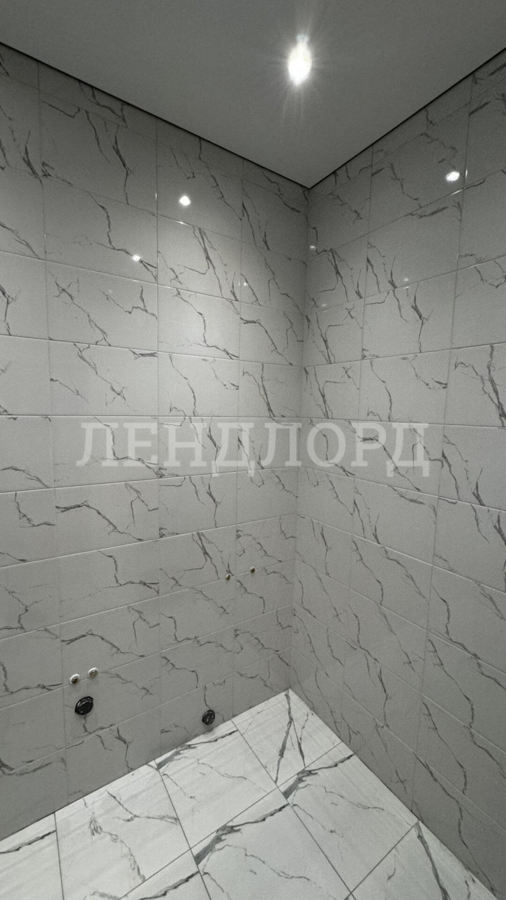 2-комн квартира бульвар Комарова, 1Ес4