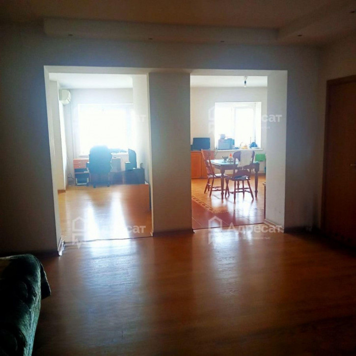 4-комн квартира бульв. Энгельса,  д.26а