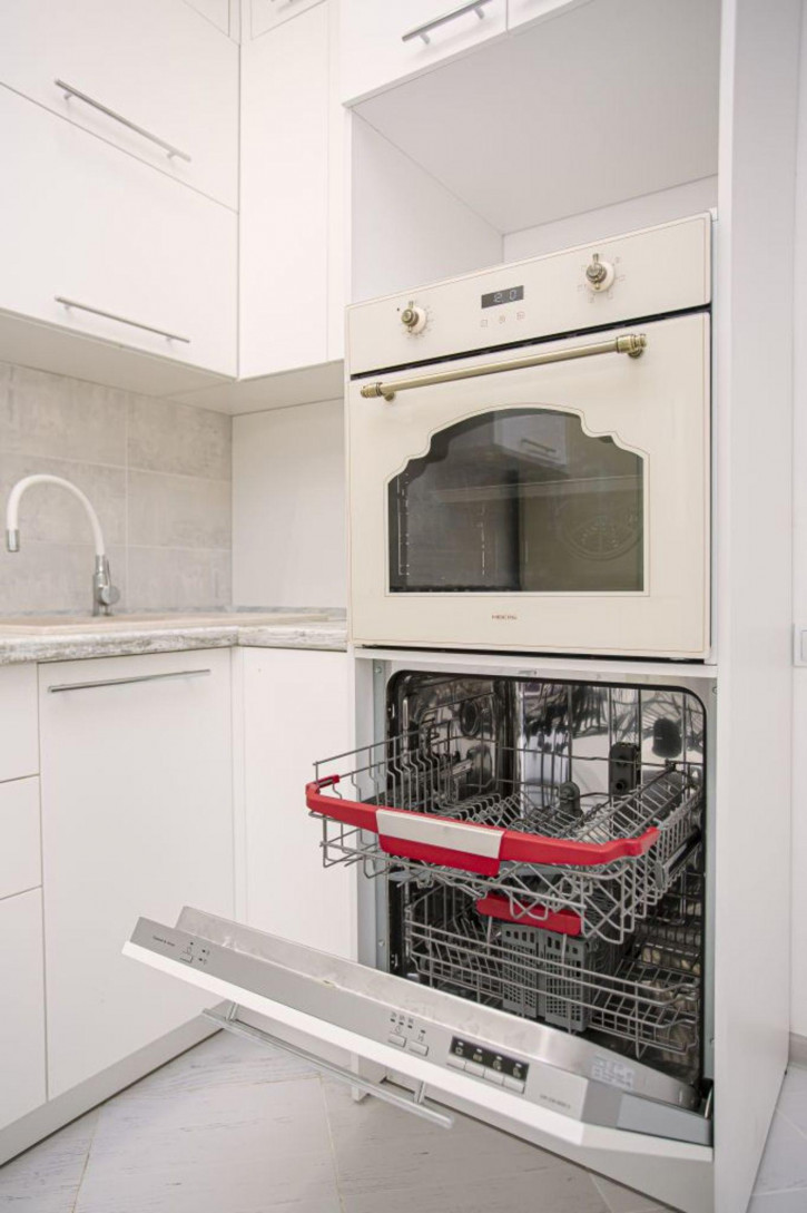 2-комн квартира Посохова ул, 16