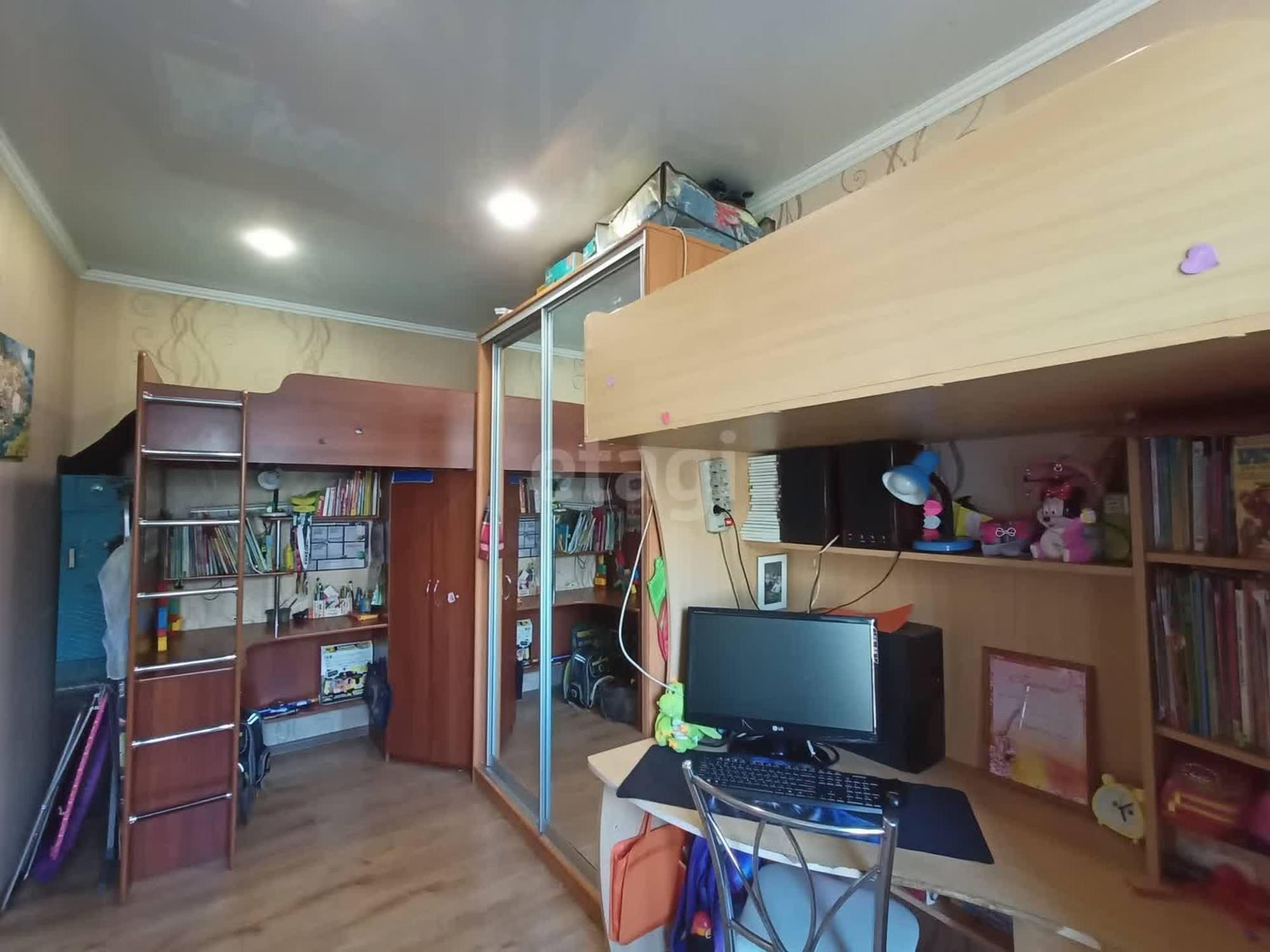 Купить дачу, дом, коттедж за 3 200 000 рублей на 2-я Песочная улица