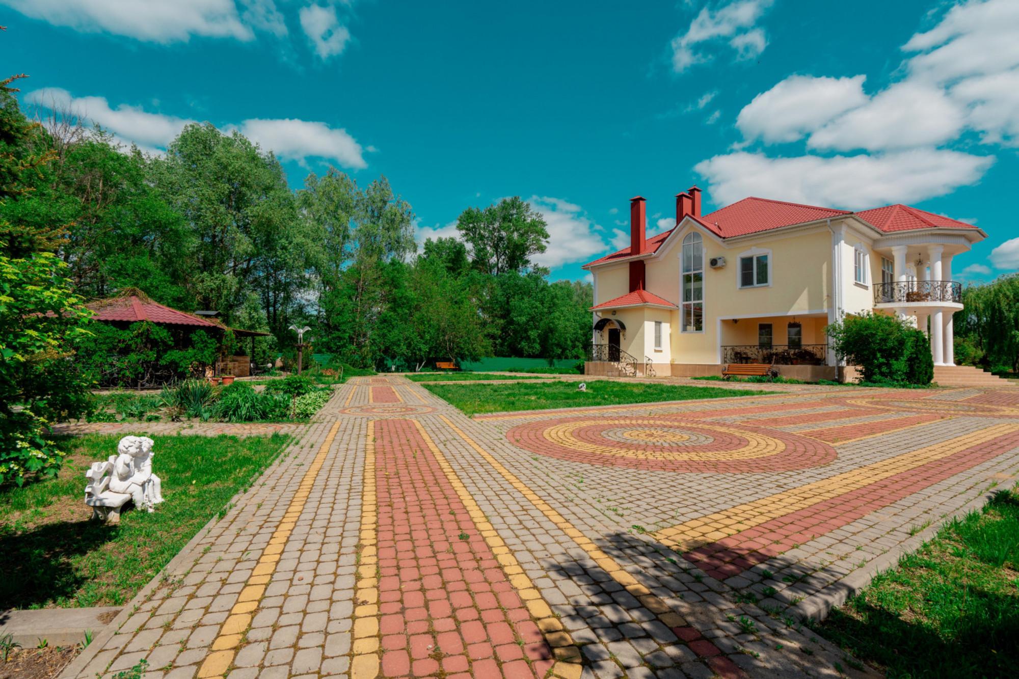 Купить дачу, дом, коттедж за 39 500 000 рублей на Винивитина ул., 47, литера А